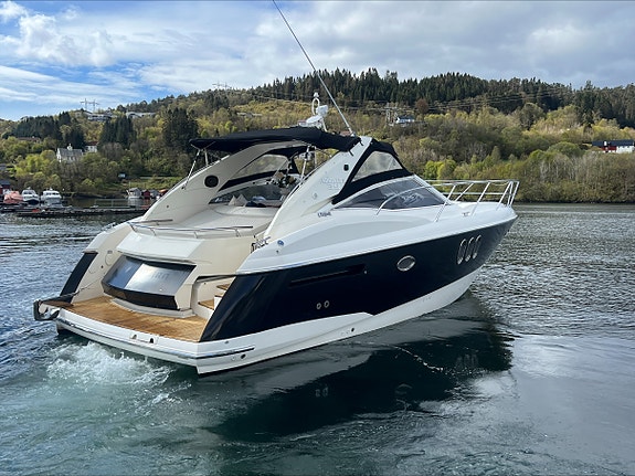Absolute 39, skipsreg, ankervinsj forut og akter, generator, finans 8 of 30