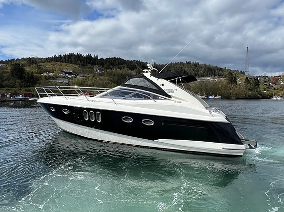 Absolute 39, skipsreg, ankervinsj forut og akter, generator, finans 4 of 30