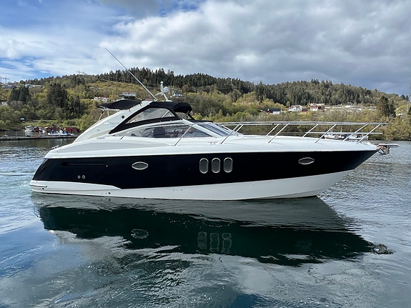 Absolute 39, skipsreg, ankervinsj forut og akter, generator, finans 11 of 30