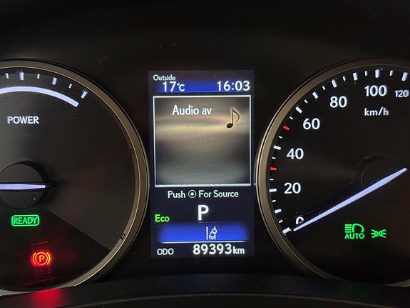 Lexus NX300h 10 of 30