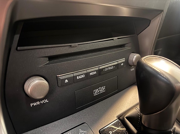 Lexus NX300h 18 of 30