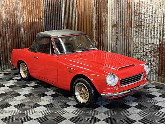 Datsun Fairlady 2 of 30