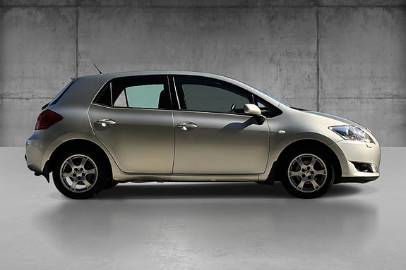 Toyota Auris 3 of 5