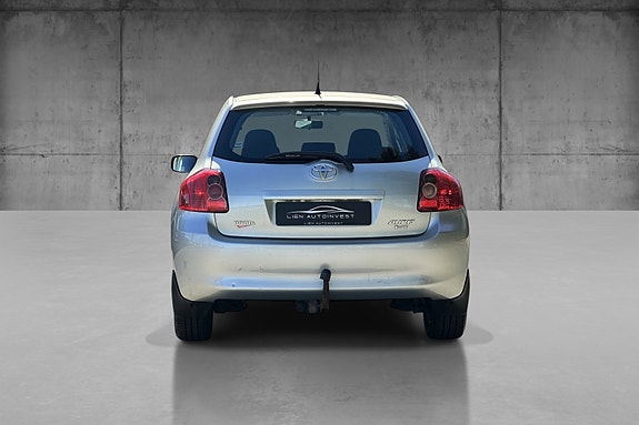Toyota Auris 5 of 5
