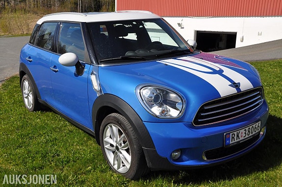 MINI Countryman Cooper 2 of 5