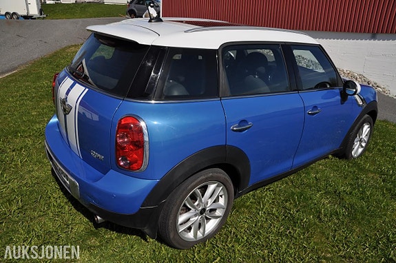 MINI Countryman Cooper 4 of 5