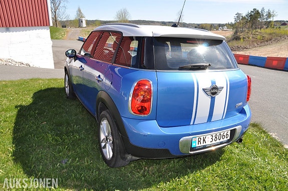 MINI Countryman Cooper 3 of 5