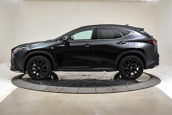 Lexus NX450h 2 of 30
