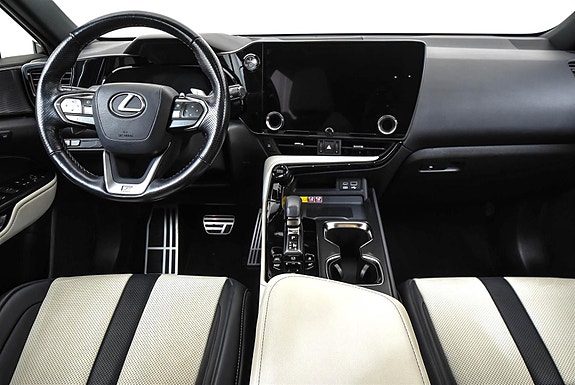 Lexus NX450h 13 of 30
