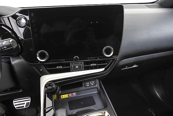 Lexus NX450h 24 of 30