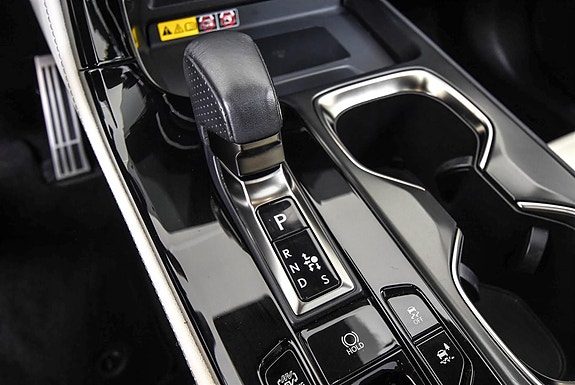 Lexus NX450h 25 of 30