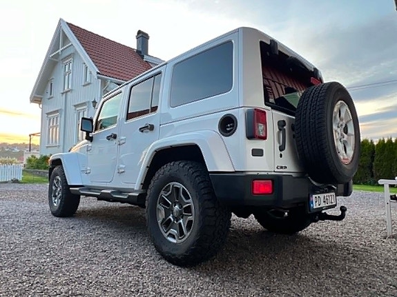 Jeep Wrangler 4 of 5