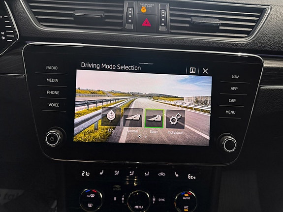 Skoda Superb 16 of 22
