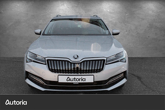 Skoda Superb 2 of 5