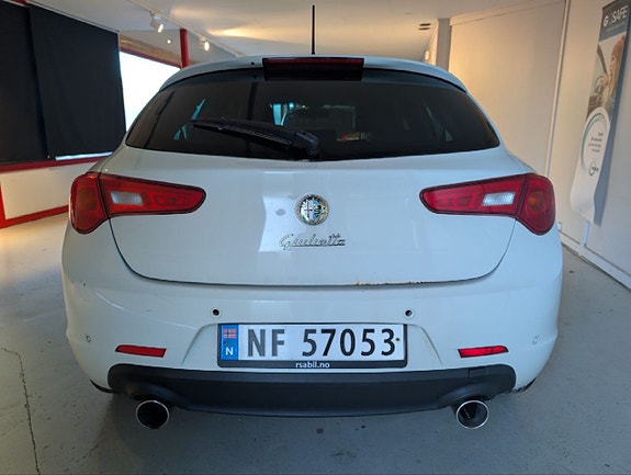 Alfa Romeo Giulietta 4 of 5