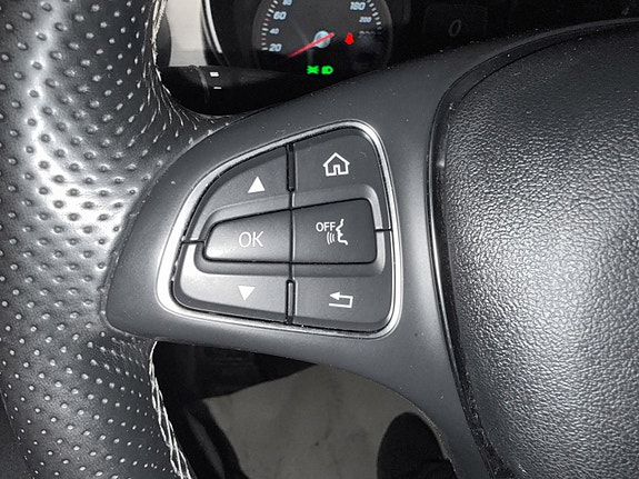 Mercedes-Benz X250 d 13 of 20