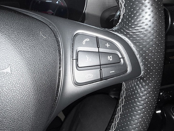 Mercedes-Benz X250 d 14 of 20