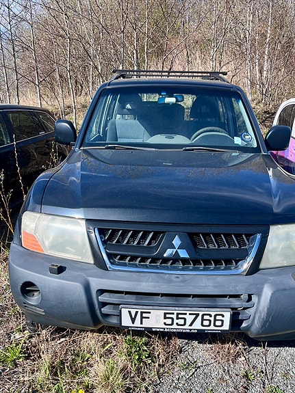 Mitsubishi Pajero 4 of 5
