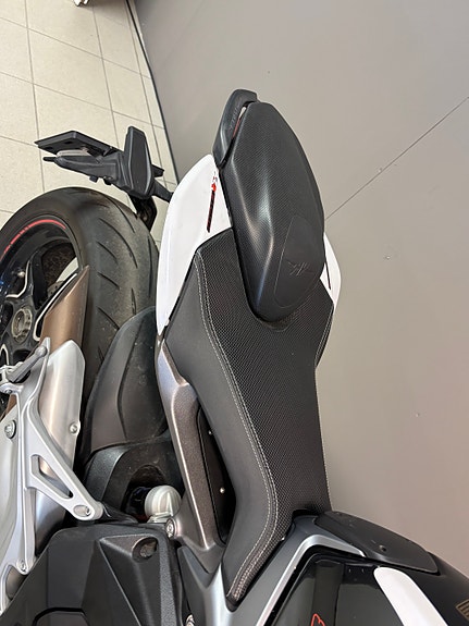 MV Agusta Brutale 800 Dragster RR 3 of 5