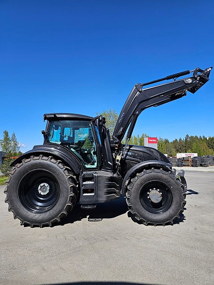 Valtra T235DST