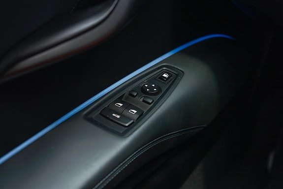 BMW i8 12 of 30