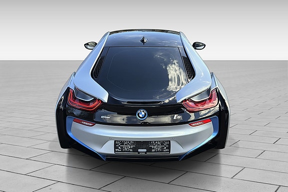 BMW i8 10 of 28