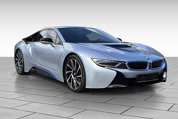 BMW i8 2 of 28