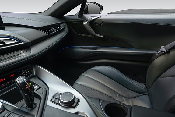 BMW i8 23 of 30