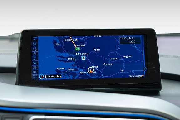 BMW i8 25 of 30