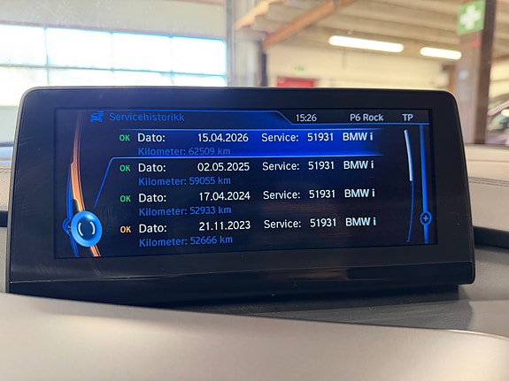 BMW i8 25 of 28