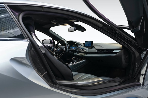 BMW i8 28 of 30