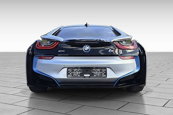 BMW i8 9 of 28