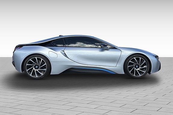 BMW i8 12 of 28