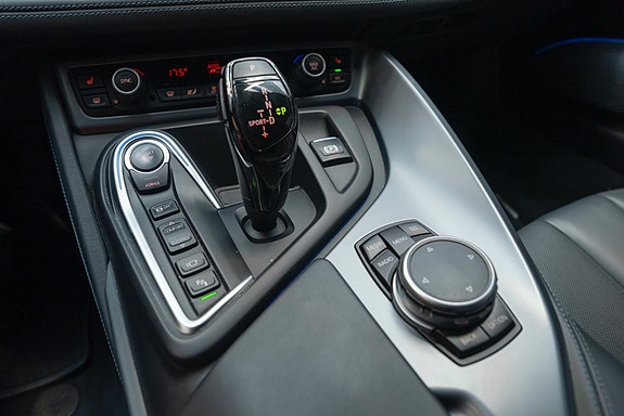 BMW i8 22 of 30