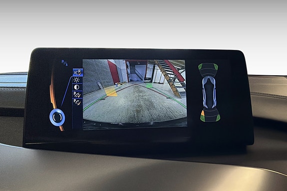 BMW i8 17 of 28