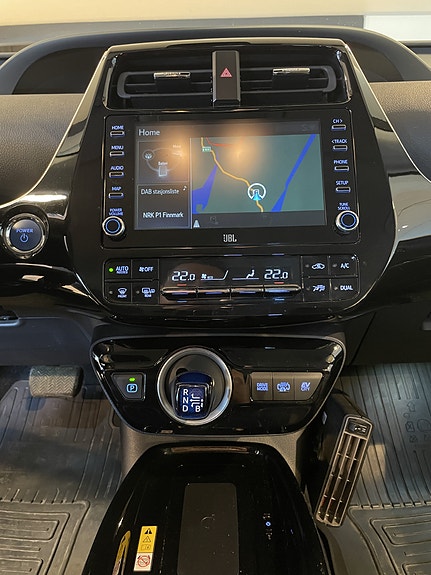 Toyota Prius Plug-in Hybrid 5 of 10