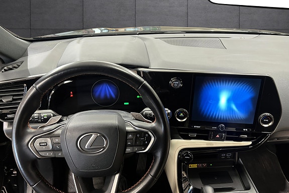 Lexus NX450h 13 of 22