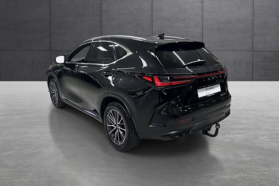 Lexus NX450h 3 of 22