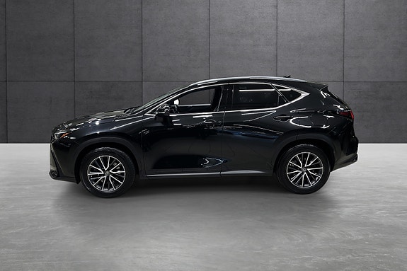 Lexus NX450h 2 of 22