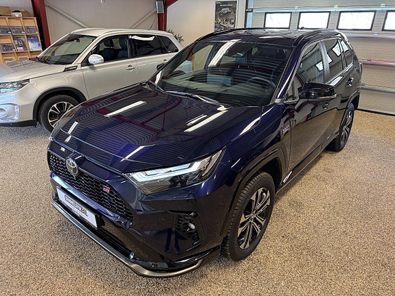 Toyota RAV4 2 of 30