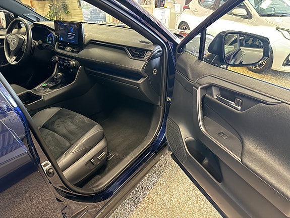 Toyota RAV4 29 of 30