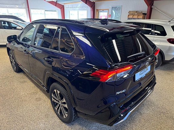 Toyota RAV4 3 of 30