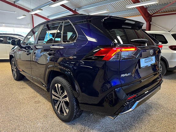 Toyota RAV4 4 of 30