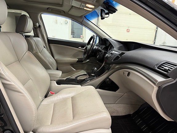 Honda Accord 18 of 30