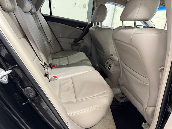 Honda Accord 20 of 30