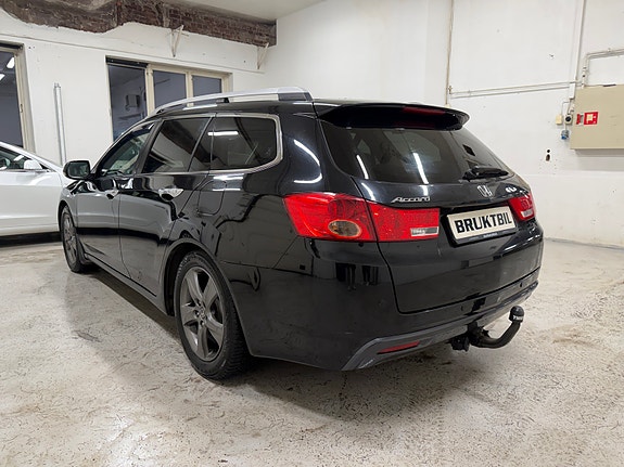 Honda Accord 15 of 30