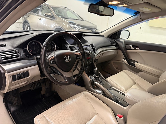 Honda Accord 23 of 30