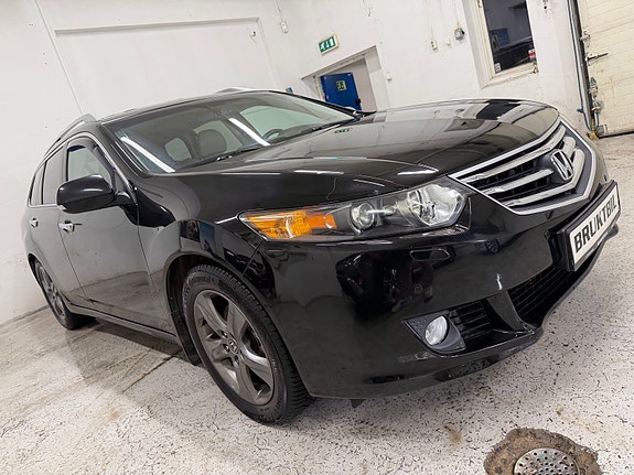 Honda Accord 9 of 30