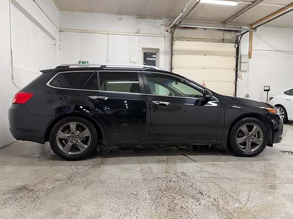 Honda Accord 11 of 30