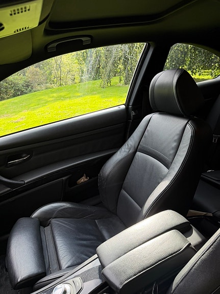 BMW 320d 8 of 17